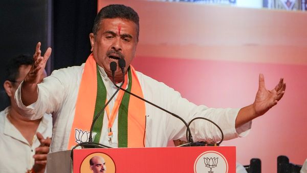 Suvendu Adhikari Net Worth: बंगाल के CM शुभेंदु के पास कितना पैसा? न सोना,न कार, बैंक बैलेंस करेगा हैरान!