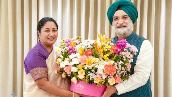 दिल्ली में बनने जा रहा नया कारोबारिक सुपर जोन! LG का बड़ा ऐलान, द्वारका-रोहिणी-नरेला की बदलेगी तस्वीर