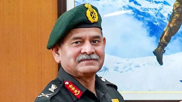 Operation Sindoor 2.0 को लेकर आर्मी चीफ का बड़ा बयान- 'जरूरत पड़ने पर पूरी तरह तैयार हैं आर्म्ड फोर्स'