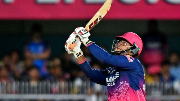 वैभव सूर्यवंशी IPL में कब पूरा करेंगे 350 छक्कों का जादुई आंकड़ा? टूट जाएंगे गेल और रोहित के रिकॉर्ड