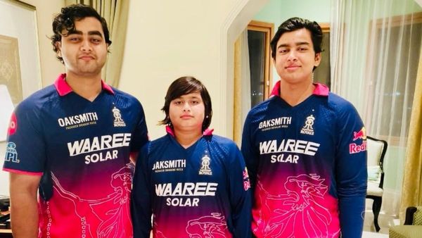 IPL 2026: वैभव सूर्यवंशी को मिला खास इंसान का आशीर्वाद, अब प्लेऑफ़ में तूफानी पारी पक्की