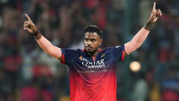 IPL प्लेऑफ़ से पहले RCB को लेकर यश दयाल ने फोड़ा बम, टीम के फैसले को झूठा बताकर किया अहम खुलासा