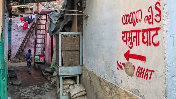 दिल्ली में यमुना के आसपास अवैध रूप से रह लोगों 15 दिनों में खाली करने का अल्टीमेटम, सरकार ने क्यों उठाया कदम?