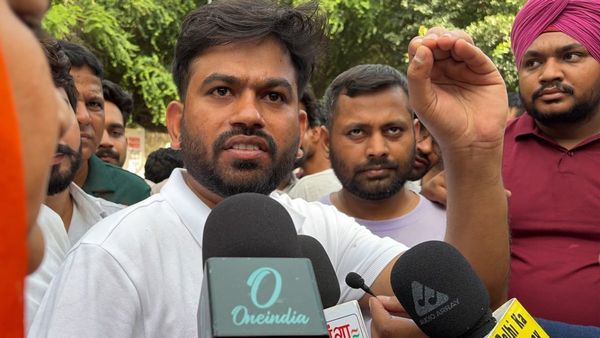 OI exclusive: कॉकरोच जनता पार्टी के प्रदर्शन में किसानों की होगी एंट्री, अभिजीत दीपके का बड़ा खुलासा