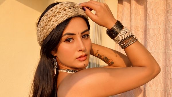 Aditi Negi: 'मेरे घर में द्रौपदी प्रथा, 4 दादा लेकिन दादी एक', कौन हैं अदिति नेगी? जिनके बयान पर मचा बवाल