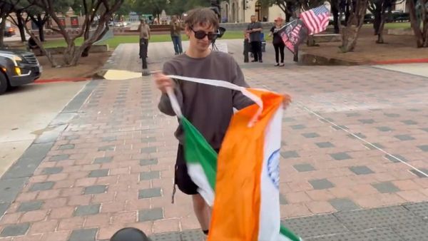 Anti India Protest: भारत को गाली- फाड़ा तिरंगा, टेक्सास में क्यों बन रहा भारत विरोधी माहौल? - Video