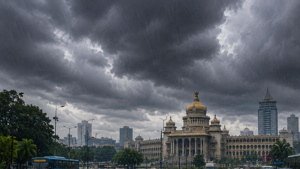 Bengaluru Weather: बेंगलुरु समेत कर्नाटक के कई जिलों में बारिश का रेड अलर्ट, 3 दिन तक बरसेगा झमाझम पानी