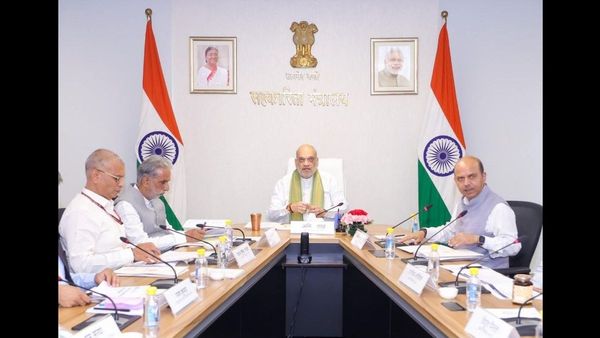 सहकारी बैंकों की बदलेगी तस्वीर: अमित शाह का मास्टर प्लान और साइबर सुरक्षा पर बड़ा फैसला