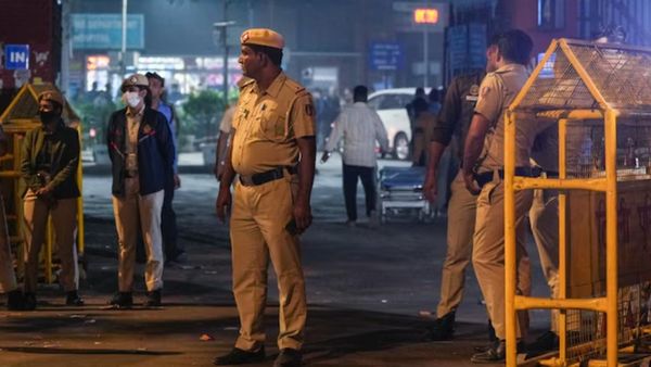 पटना में NEET छात्रा की आत्महत्या: मौसा का दावा-लड़का कर रहा था परेशान, मौत से पहले दोस्त से कही थी दिल की बात
