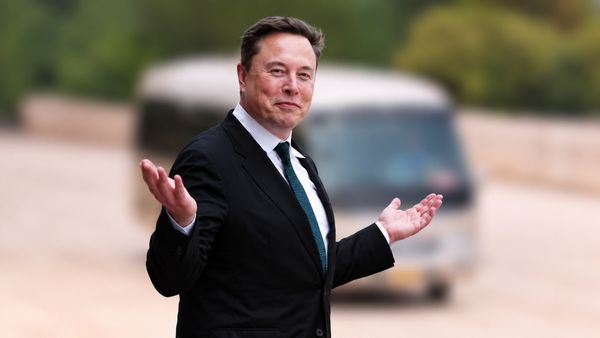 Elon Musk बने पहले 'ट्रिलिनेयर', अंबानी-अडानी मिल कर भी नहीं कर सकते मुकाबला! किन कंपनियों के हैं मालिक?