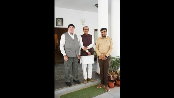 इफको अध्यक्ष दिलीप संघाणी ने आज नई दिल्ली में केंद्रीय कृषि एवं किसान कल्याण मंत्री शिवराज सिंह चौहान से शिष्टाचार भेंट की।