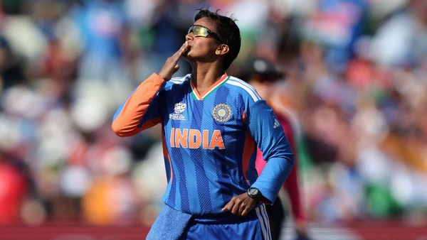 India vs Pakistan: दीप्ति शर्मा ने बनाया तूफानी रिकॉर्ड, वर्ल्ड में ऐसा करने वाली सिर्फ दूसरी खिलाड़ी