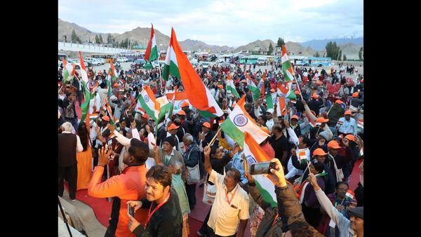 प्रथम सिंधु कुंभ बना भारत की सभ्यतागत चेतना के पुनर्जागरण का प्रतीक