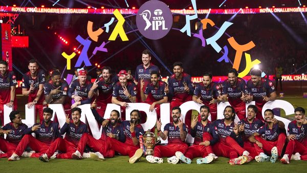 IPL 2026 Stats: इस सीजन में बने 27,450 रन, खिलाड़ियों ने जड़े 1,426 छक्के, बना नया इतिहास