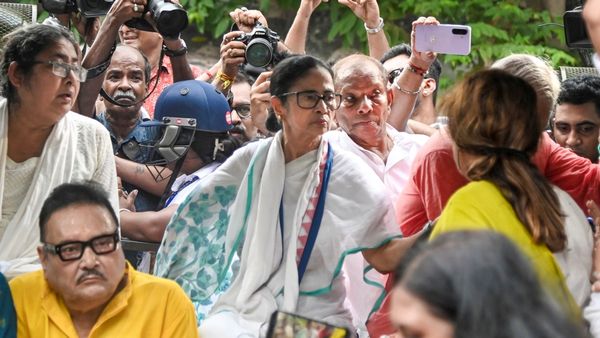 TMC में बगावत के बीच ममता का बड़ा दांव,क्या INDIA गठबंधन बनेगा सहारा? या दीदी का आखिरी उम्मीद भी होगी खत्म