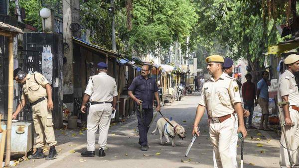 Khan Sir Coaching Case: कोचिंग सेंटरों की लड़ाई पर पटना पुलिस सख्त, छात्रों के लिए जारी की ये बड़ी चेतावनी!