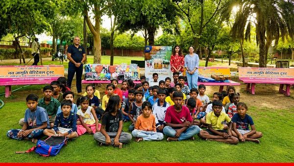 '100 मेडल का सपना', हर बच्चे को खेल का हक! टारगेटेड फाउंडेशन ने चित्रकूट में बांटी खेल सामग्री