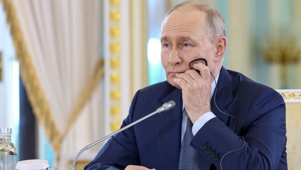 Putin Security Tighten: पुतिन को सता रहा कैमरे का डर? खामेनेई की हत्या के बाद हटाए CCTV, क्या है मामला?