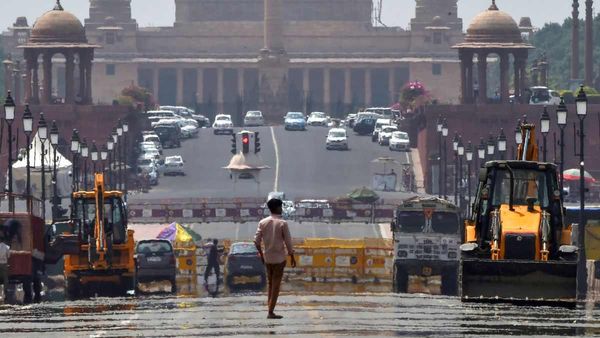 Delhi NCR Rain: दिल्ली में मौसम का यू-टर्न, अगले कुछ घंटे में आंधी-बारिश का अलर्ट, IMD ने जारी की चेतावनी
