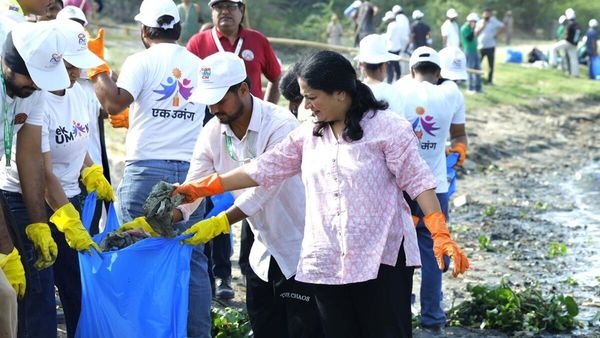 यमुना की सफाई के लिए खुद मैदान में उतरीं CM रेखा गुप्ता! दिल्लीवालों से बोलीं- सफाई के लिए थोड़ा आप भी निकालिए