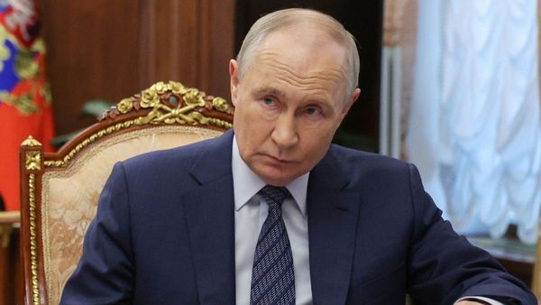 Russia Election: 19 साल बाद चुनावी मैदान में उतरेंगे पुतिन! बचा पाएंगे सत्ता? कहां से आई खबर?