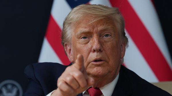 US-Iran: अमेरिका-ईरान युद्ध हुआ खत्म, MoU पर साइन के बाद ट्रंप बोले -It's signed', किन-किन मुद्दों पर बनी बात?
