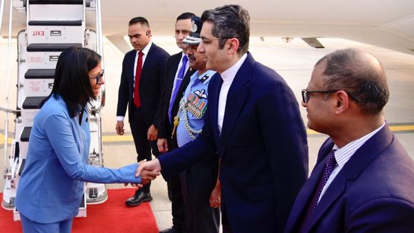 Venezuela President India: भारत दौरे पर दिल्ली पहुंचीं वेनेजुएला की राष्ट्रपति, सस्ते तेल पर बनेगी बात?