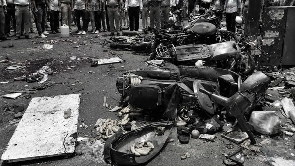 21 धमाके, 56 मौतें और 18 साल का इंतजार! अहमदाबाद को दहलाने वाले 38 दोषियों की फांसी बरकरार, HC ने सुनाया फैसला