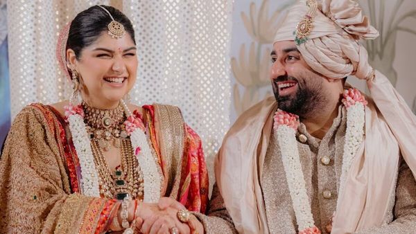 अर्जुन कपूर की बहन Anshula Kapoor की हुई शादी, दूल्हे राजा रोहन ठक्कर के साथ वेडिंग फोटोज ने जीता लोगों का दिल