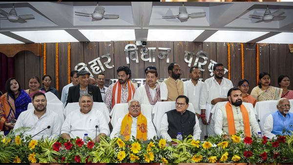 Bihar MLC Oath Ceremony: Pawan Singh से Nishant Kumar समेत 10 नेताओं के सिर MLC का ताज, BJP-RJD से कितने?-LIST