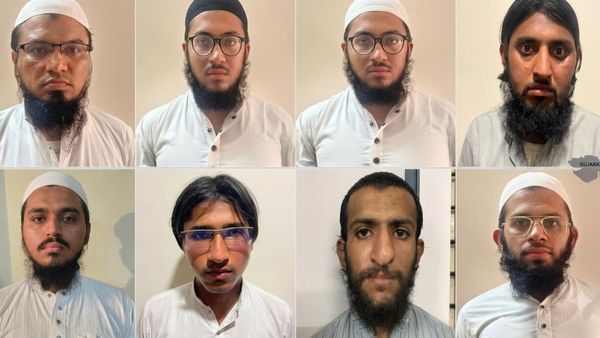 Gujarat Terrorist Arrested: जैश-ए-मोहम्मद के आतंकी नेटवर्क का भंडाफोड़, गुजरात-MP से 8 संदिग्ध गिरफ्तार