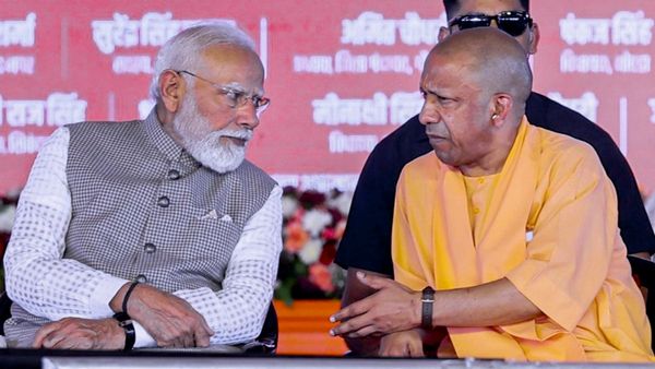 UP चुनाव में BJP पर भारी न पड़ जाए SIR? 2 करोड़ वोट कटने के बाद योगी ने बदला प्लान, अब अलग लेवल की है प्लानिंग