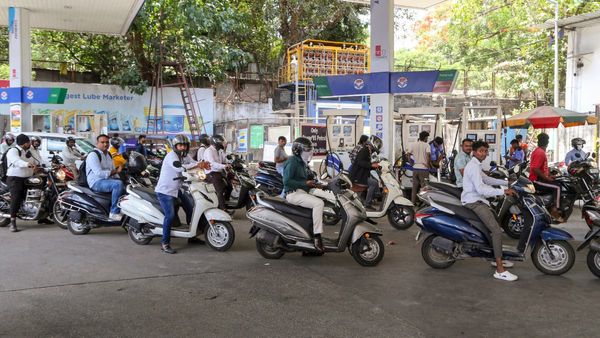 Petrol Diesel Price: आज देश में कितना है पेट्रोल का दाम? डीजल और CNG कितने में मिल रहा है, चेक करे लेटेस्ट रेट