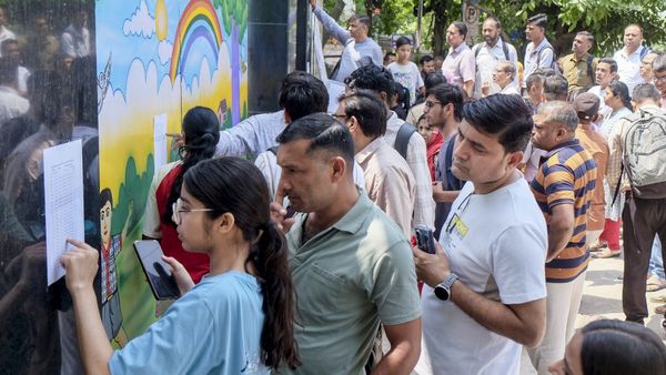 'सवा दो लाख में बिका क्वेश्चन पेपर', NEET के बाद अब UGC NET पर विवाद, 100 पेज के PDF से मैच हुए 90 सवाल!