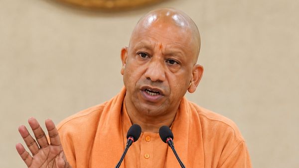 'मस्जिद की दीवारें बनाने में हुआ चंदे का इस्तेमाल': राम मंदिर विवाद के बीच अखिलेश की सपा पर योगी का बड़ा आरोप
