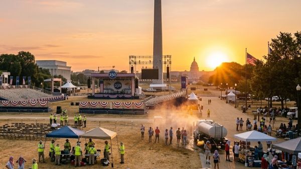 US Independence Day: गर्मी ने बिगाड़ा अमेरिका में स्वतंत्रता दिवस का जश्न, कई राज्यों में परेड रद्द