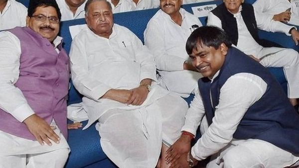 ELECTION SPECIAL: अखिलेश की कुर्सी आज के मतदान पर क्यों निर्भर?