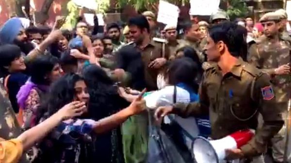 केरल में संघ और वाम समर्थकों में हिंसक टकराव क्यों