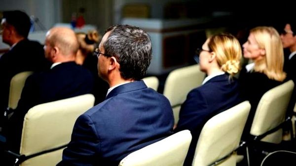 क्या आप सेक्शुयल हैरेसमेंट कर रहे हैं?