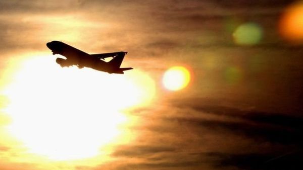 बढ़ते तापमान की वजह से अमरीका में उड़ानें रद्द!