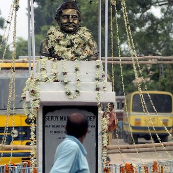 1857 की क्रांति में मंगल पांडेय ने किसे मारी आखिरी गोली?