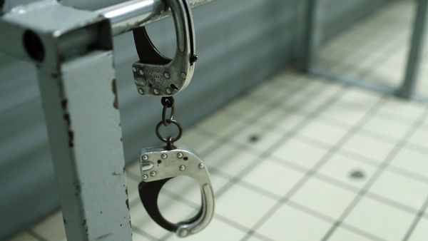 पत्नी जीवित पर पति हत्या के आरोप में जेल में