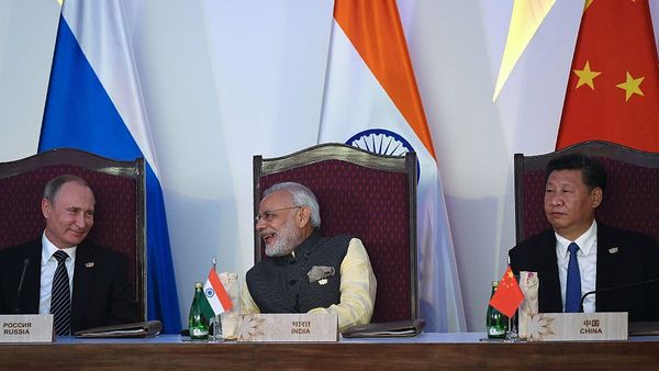 भारत और चीन भिड़े तो रूस किसका साथ देगा?