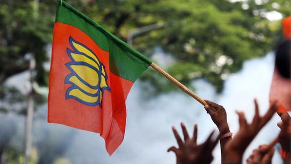 नज़रियाः बंगाल में विपक्ष की कुर्सी की ओर बढ़ती भाजपा