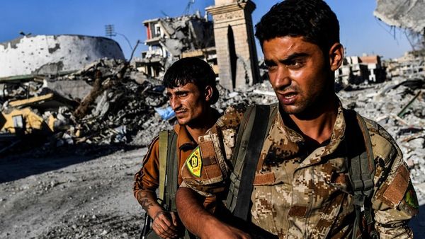 रक़्क़ा का डर्टी सीक्रेट: कैसे भागे इस्लामिक स्टेट के लड़ाके?