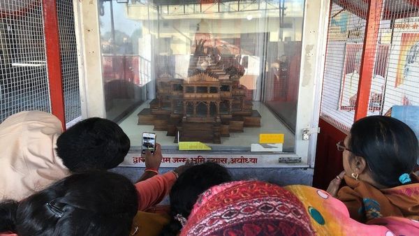 नज़रिया: बीजेपी को अयोध्या मसला सुलझाने की क्या जल्दी पड़ी है?