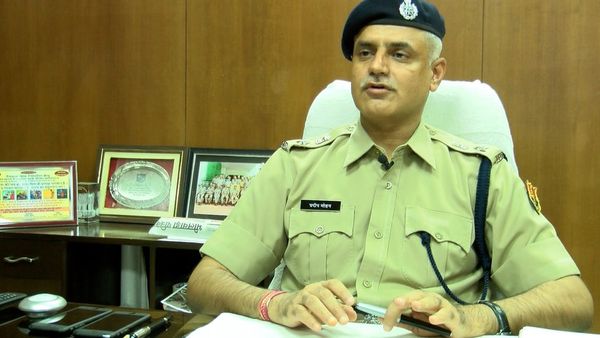 'कपड़े फाड़ कर घसीटा गया, मुंह दिखाने लायक नहीं छोड़ा'