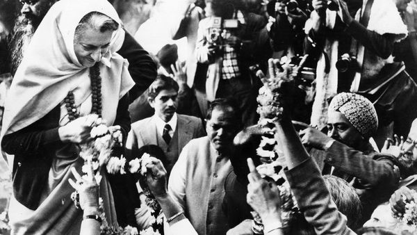 क्या Indira Gandhi वाकई सबसे ताक़तवर भारतीय प्रधानमंत्री थीं?