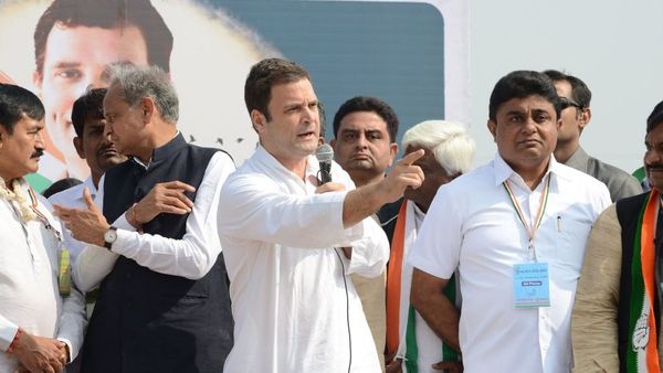 नज़रिया: डगमगाते जातीय समीकरणों के बीच संभलने की कोशिश में बीजेपी