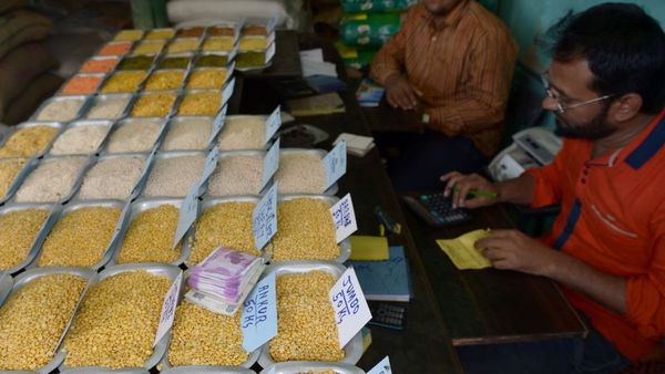 रेटिंग सुधरी, क्या नौकरियों के आएंगे अच्छे दिन?